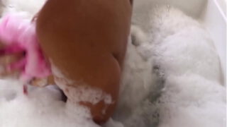 Nadia White & Maxine X’s Bubble Bath! Loving & Sharing That BBC Toy!